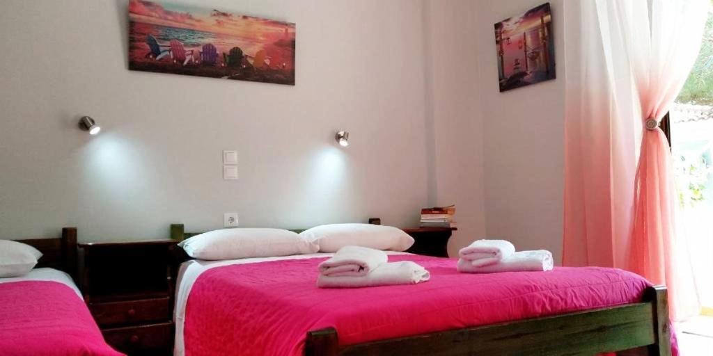 Kuris Studios & Apartments Vasilikí Esterno foto
