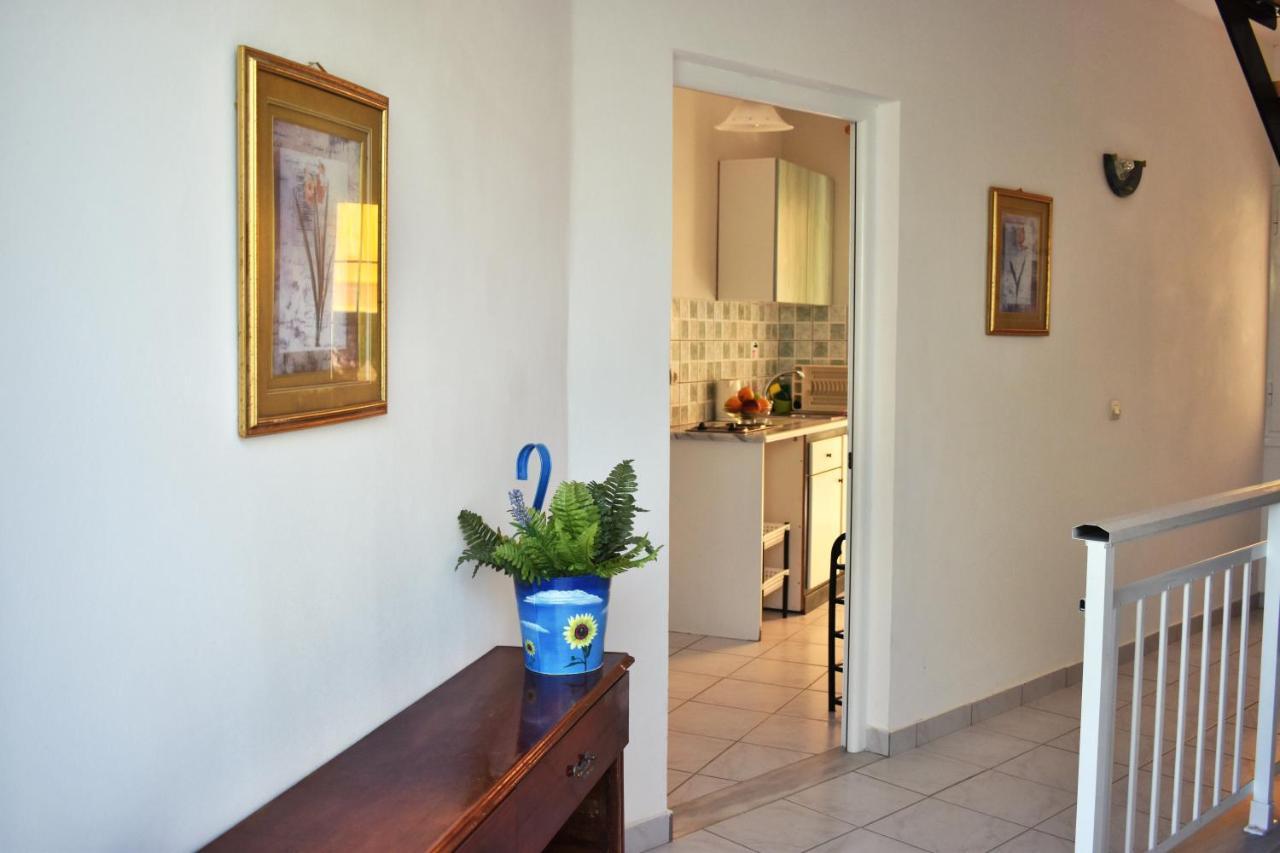 Kuris Studios & Apartments Vasilikí Esterno foto