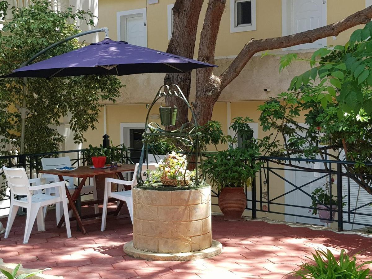Kuris Studios & Apartments Vasilikí Esterno foto